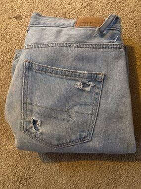 American Eagle Outfitters Light Blue Distressed Denim Mom Jeans